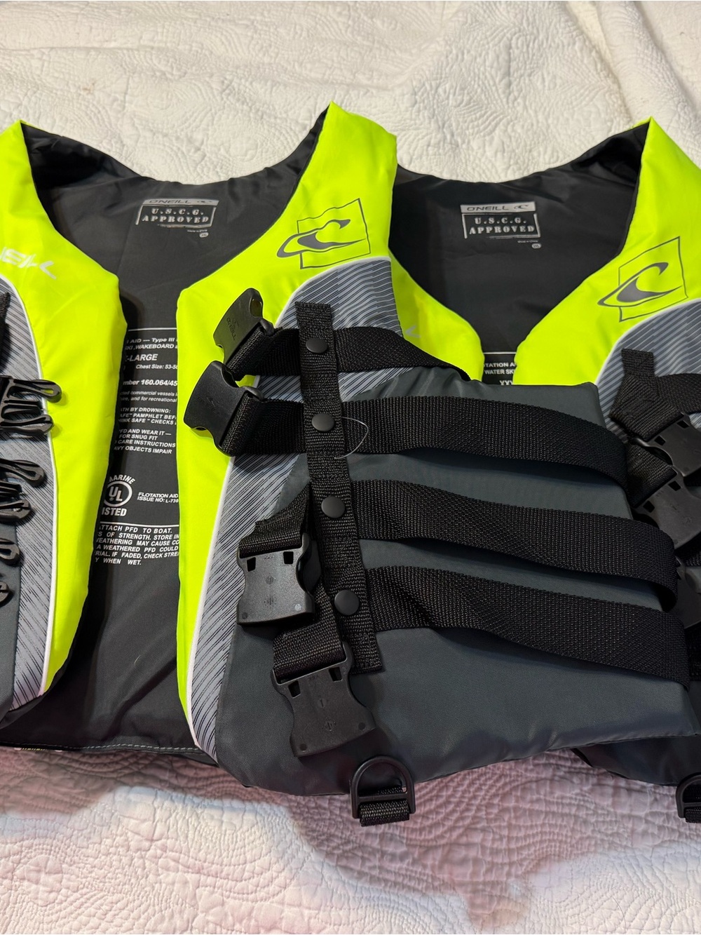 Bundle of 2 Men’s 3xl Life Vest - PFD